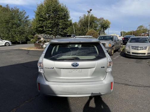 2013 Toyota Prius v Five