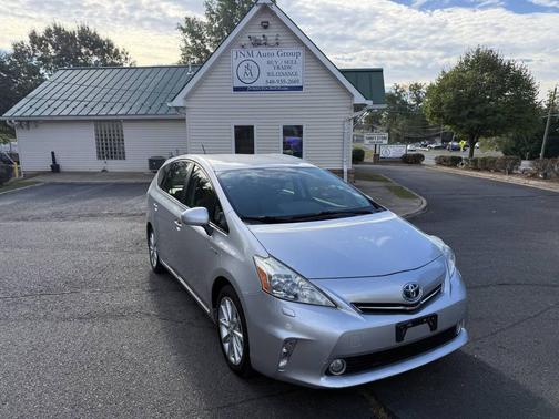 2013 Toyota Prius v Five