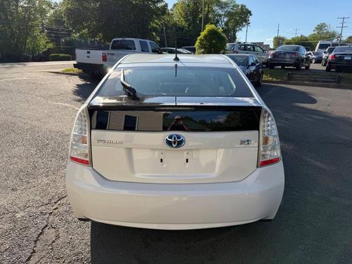 Off White 2010 Toyota Prius III