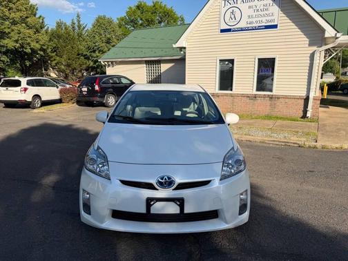 Off White 2010 Toyota Prius III
