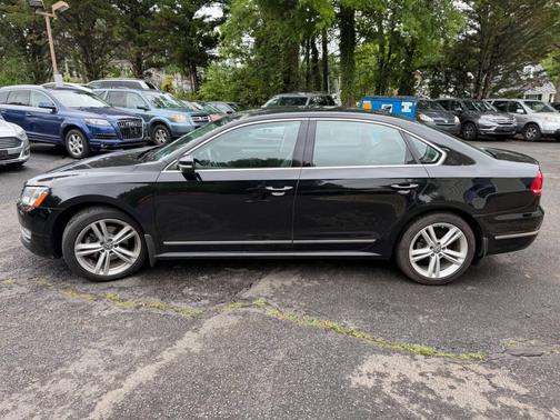 Black 2013 Volkswagen Passat 2.0 TDI SE w/ Sunroof