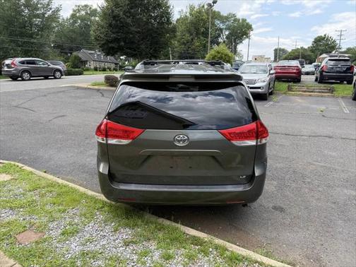 2011 Toyota Sienna LE