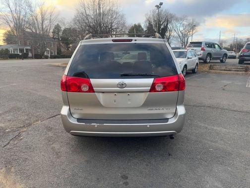 2008 Toyota Sienna XLE