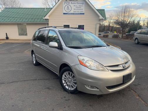 2008 Toyota Sienna XLE
