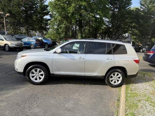 2012 Toyota Highlander SE