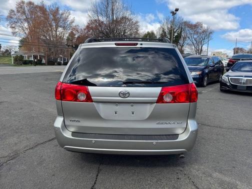 2010 Toyota Sienna XLE