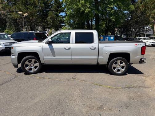 Silver Ice Metallic 2017 Chevrolet Silverado 1500 2LT