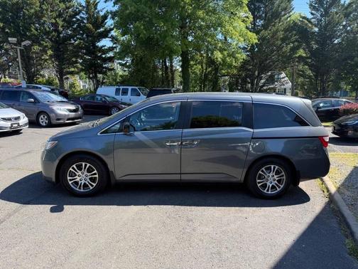 Polished Metal Metallic 2011 Honda Odyssey EX