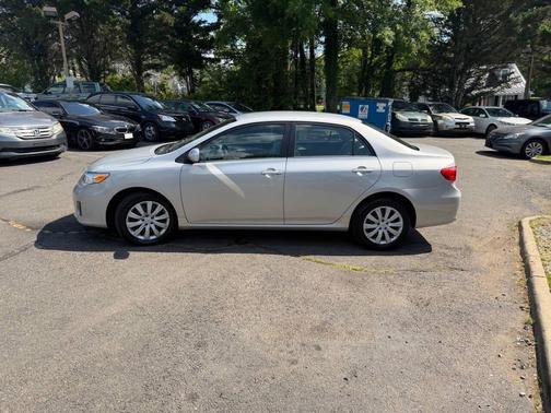 Classic Silver Metallic 2013 Toyota Corolla LE