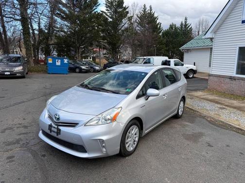 Classic Silver Metallic 2012 Toyota Prius v Three