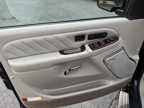 2005 Cadillac Escalade ESV Base
