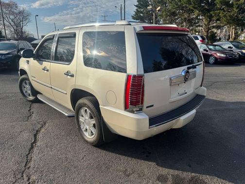 White Diamond Tricoat 2010 Cadillac Escalade Base