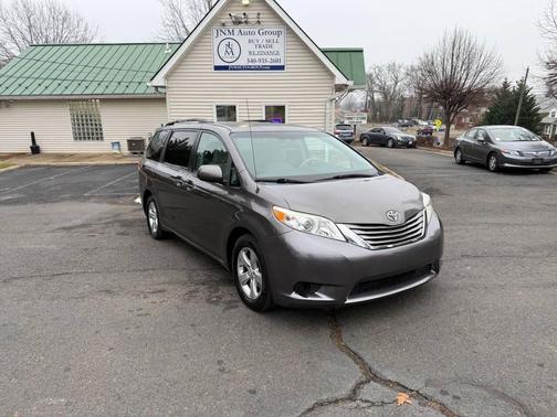 2014 Toyota Sienna LE