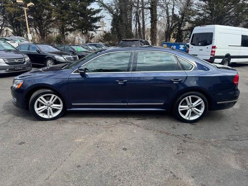 2014 Volkswagen Passat 1.8T Auto SEL Premium