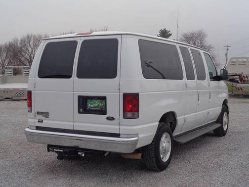 2007 Ford E350 Super Duty XL Wagon
