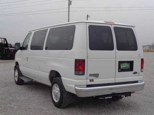 2007 Ford E350 Super Duty XL Wagon