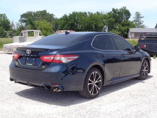 Blue Streak Metallic 2019 Toyota Camry SE