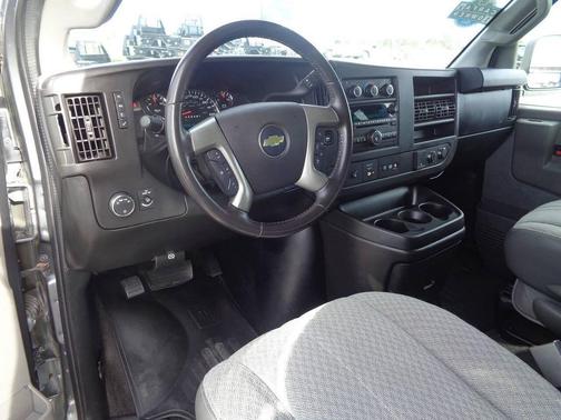 2017 Chevrolet Express 3500 LT