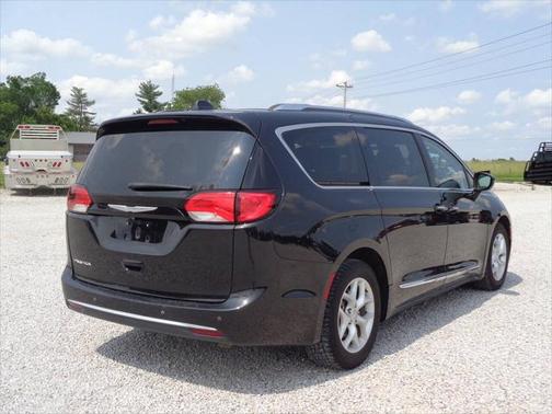 2018 Chrysler Pacifica Touring-L