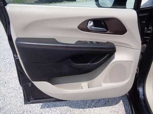 2018 Chrysler Pacifica Touring-L