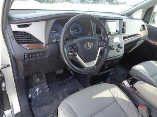 2015 Toyota Sienna Limited