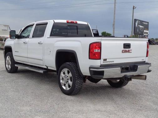White Frost Tricoat 2018 GMC Sierra 2500 SLT