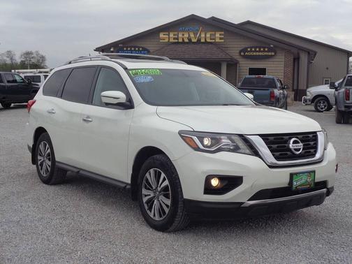 2017 Nissan Pathfinder SL