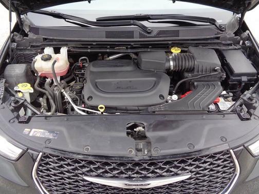 2022 Chrysler Pacifica Touring