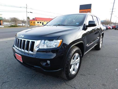 Photo 1 of 32 of 2011 Jeep Grand Cherokee Laredo