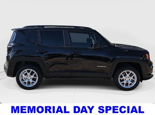 Black Clearcoat 2022 Jeep Renegade Latitude