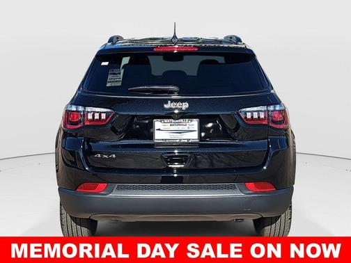 Diamond Black 2026 Jeep Compass Latitude