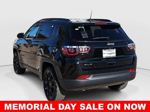 Diamond Black 2026 Jeep Compass Latitude