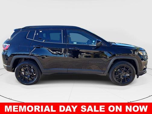 Diamond Black 2026 Jeep Compass Latitude