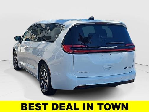 Bright White Clearcoat 2024 Chrysler Pacifica Hybrid Select
