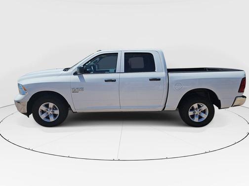 Bright White Clearcoat 2022 RAM 1500 Classic SLT