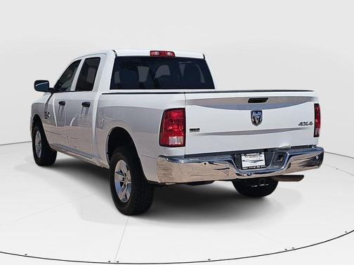 Bright White Clearcoat 2022 RAM 1500 Classic SLT