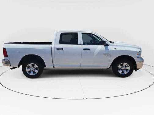 Bright White Clearcoat 2022 RAM 1500 Classic SLT