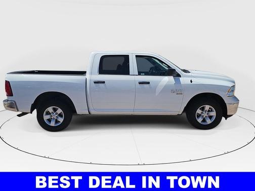 Bright White Clearcoat 2022 RAM 1500 Classic SLT