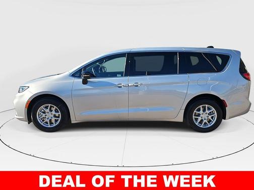 Silver Mist Clearcoat 2026 Chrysler Pacifica Select