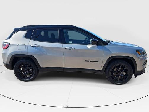 2022 Jeep Compass Altitude