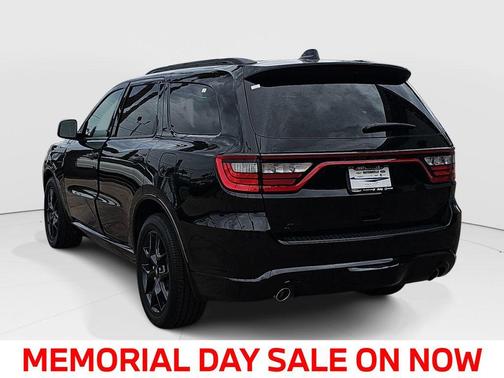 DB Black Crystal Clearcoat 2026 Dodge Durango GT HEMI V8