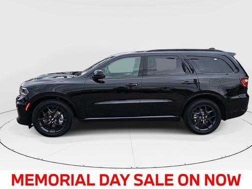 DB Black Crystal Clearcoat 2026 Dodge Durango GT HEMI V8