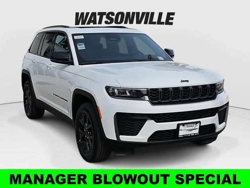 Bright White Clearcoat 2026 Jeep Grand Cherokee Laredo