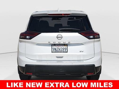 Everest White P 2024 Nissan Rogue SV
