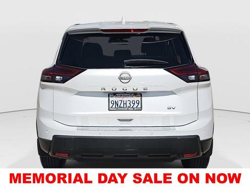 Everest White P 2024 Nissan Rogue SV