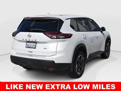 Everest White P 2024 Nissan Rogue SV