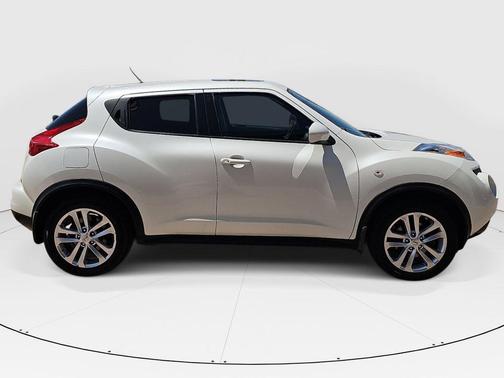 Pearl White 2013 Nissan Juke SL
