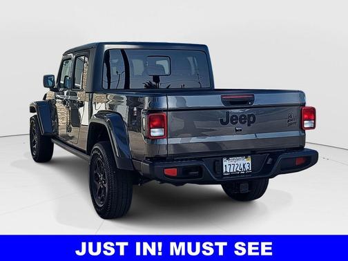 2021 Jeep Gladiator Sport