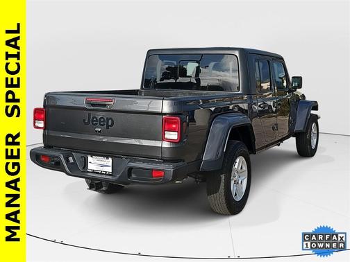 2022 Jeep Gladiator Sport