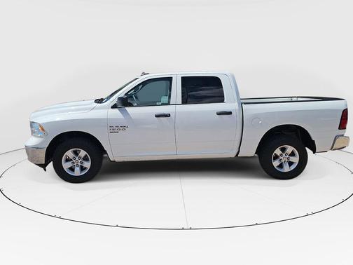Bright White Clearcoat 2022 RAM 1500 Classic SLT